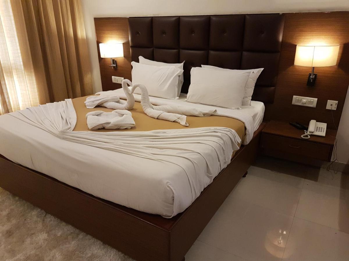 היידראבד Hotel Saptagiri מראה חיצוני תמונה