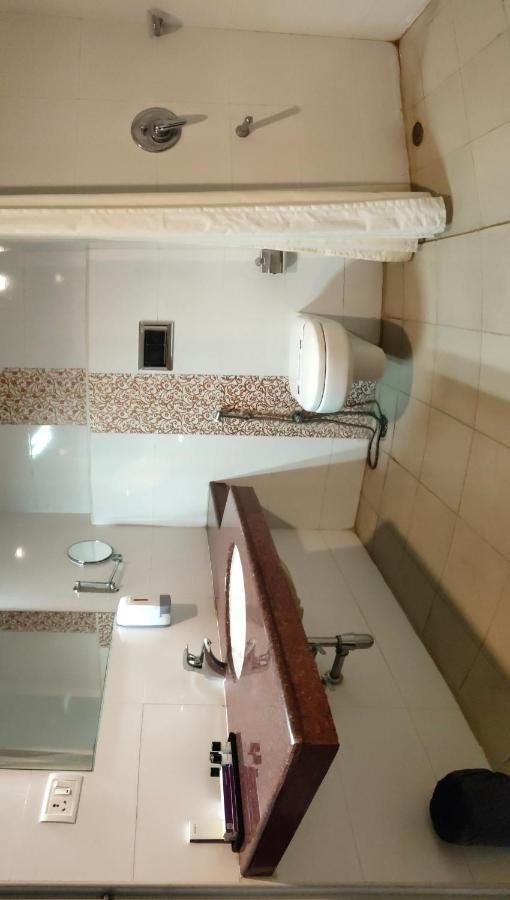 היידראבד Hotel Saptagiri מראה חיצוני תמונה