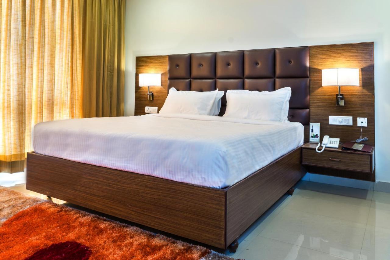 היידראבד Hotel Saptagiri מראה חיצוני תמונה