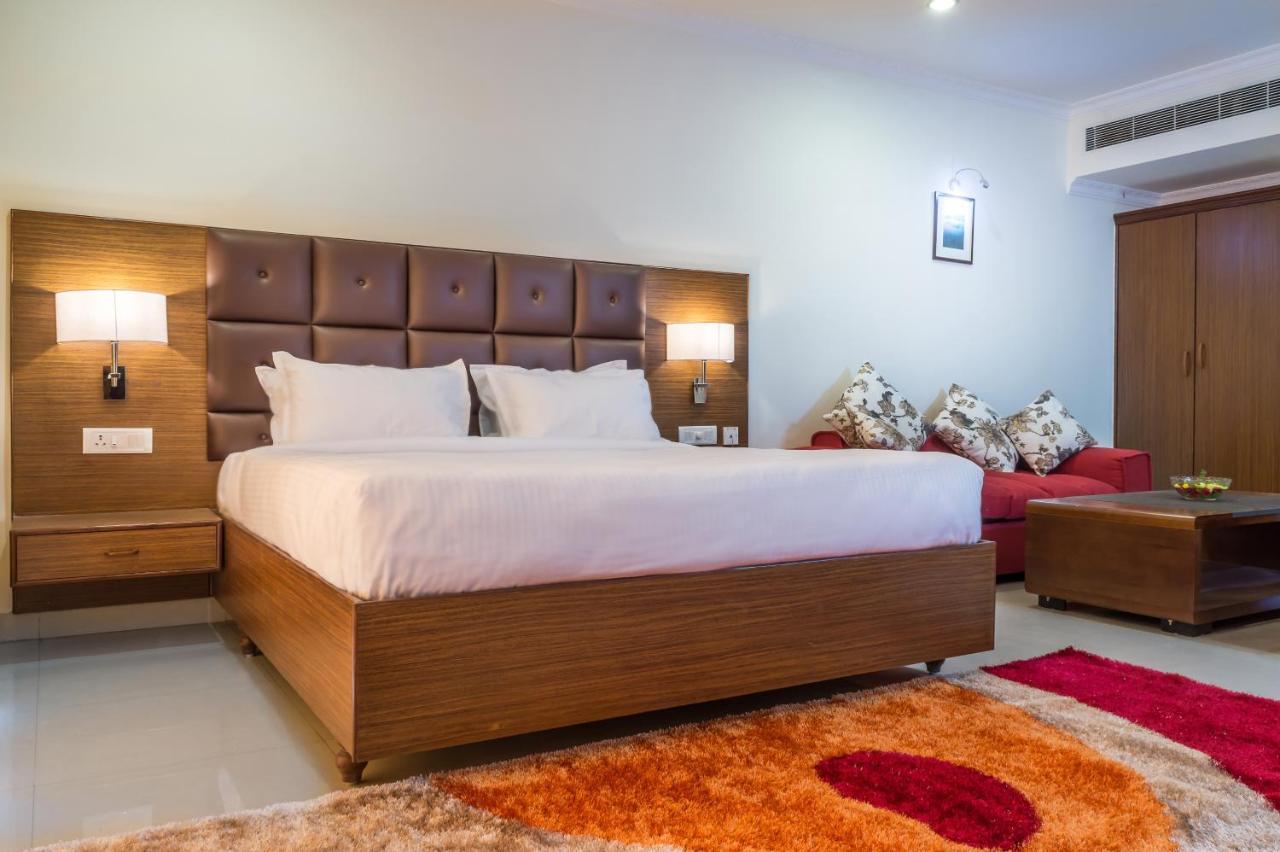היידראבד Hotel Saptagiri מראה חיצוני תמונה