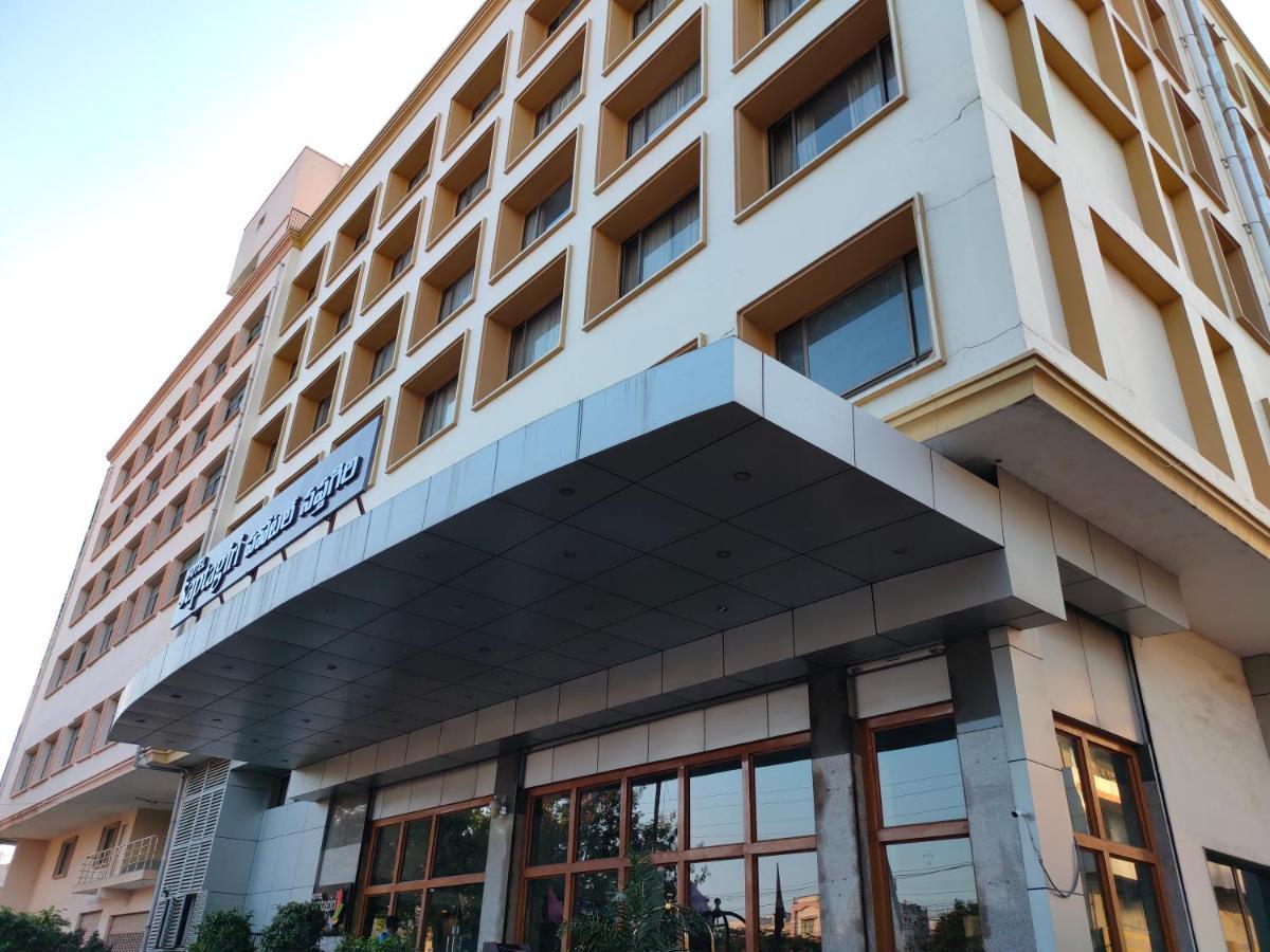 היידראבד Hotel Saptagiri מראה חיצוני תמונה