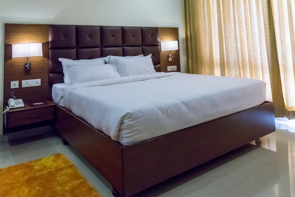 היידראבד Hotel Saptagiri מראה חיצוני תמונה