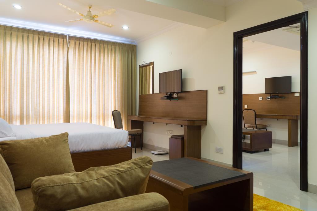 היידראבד Hotel Saptagiri מראה חיצוני תמונה