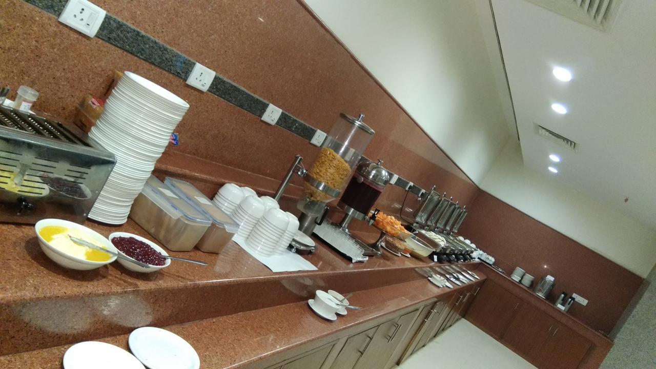 היידראבד Hotel Saptagiri מראה חיצוני תמונה