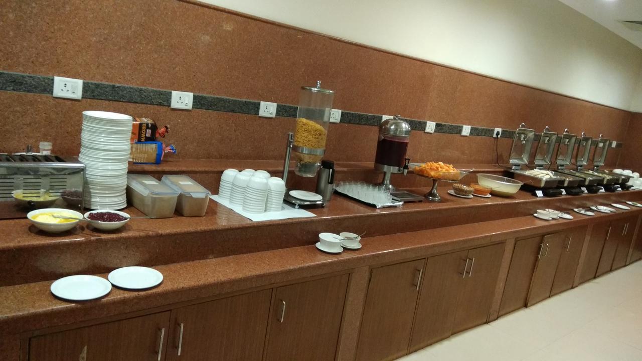 היידראבד Hotel Saptagiri מראה חיצוני תמונה